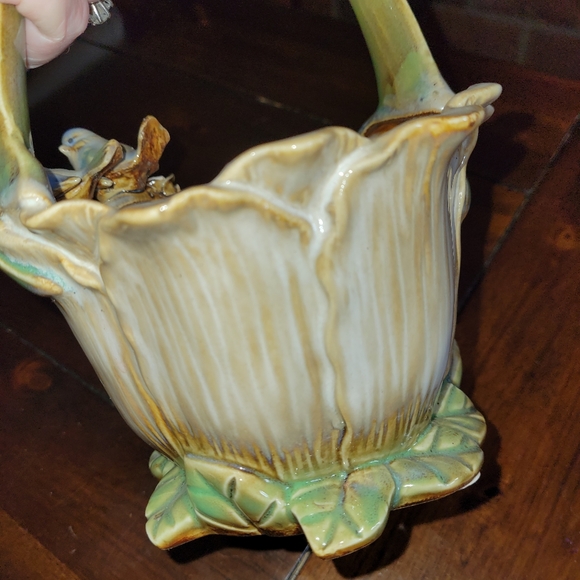 Vintage MAJOLICA STYLE Birds In A Cabbage Leaf Basket - Picture 4 of 11